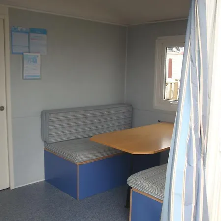 Parque De Campismo Orbitur Foz De Arelho. אתר קמפינג פוז דו ארליו